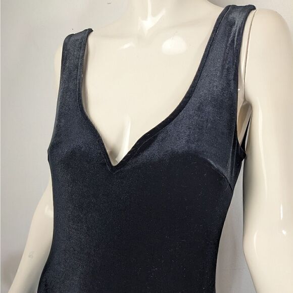 Black velvet dress, 90s prom dress, v neckline, mermaid style, fitted dress, S - Picture 2 of 8